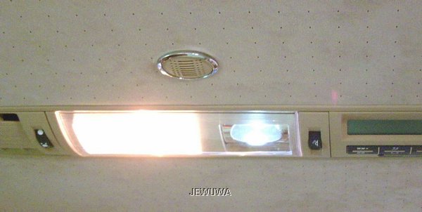 DVE MICRO + LED-INNENLEUCHTE.JPG